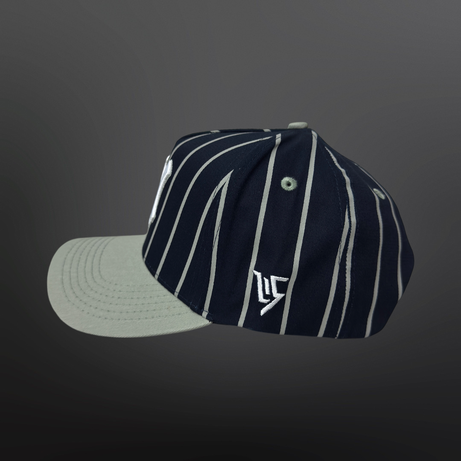 LOS X YANKEES (NAVY BLUE STRIPES)